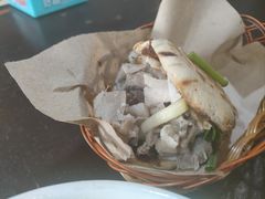 -金卯白肉罩火烧