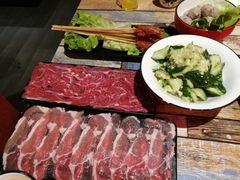 -虾弄弄海派小龙虾·牛羊蝎子火锅