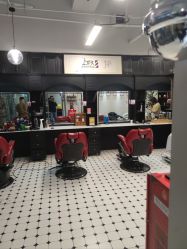 -老男孩男士理容馆·理发·烫染·修面