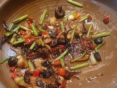 -阿瓦山寨·湘菜现炒·剁椒鱼头王(咸阳总店)