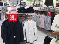 -优衣库(泉州中骏世界城店)