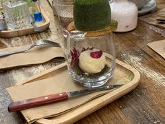 -FLOVIE FLORIST CAFE