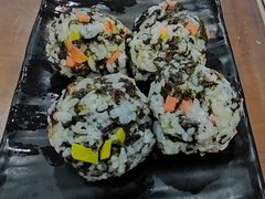 紫菜饭团-贵宾庄炸酱面·韩式料理(高区店)