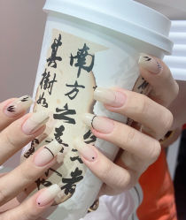 -花岐款式专研健康美甲沙龙