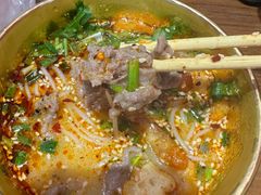 -鹤江桥·红油牛肉粉(SKP店)