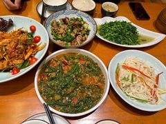 -老滇山寨•云南特色菜•地方菜•民族风情歌舞表演(金碧店)