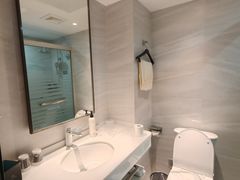 -白玉兰酒店(上海田子坊马当路地铁站店)