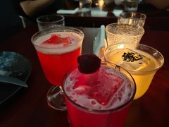 茉莉梨-毛毛虫酒吧