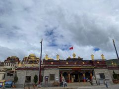-噶丹松赞林寺