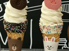 -LINE FRIENDS Garosu-gil Flagship Store