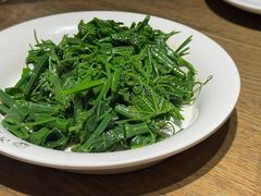 巧拌丝瓜尖-河沿肉饼Beijing Pie(锡拉胡同店)