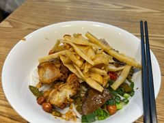 -牛八宝桂林米粉(八里庄店)