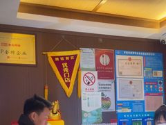 -魏铭鱼头捞饭(晋阳路店)