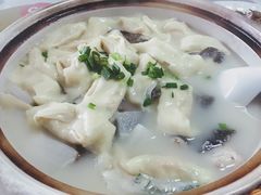 蟹肉大馄饨配鱼头汤-芸海阁·农家私房菜(沙家浜景区出口店)