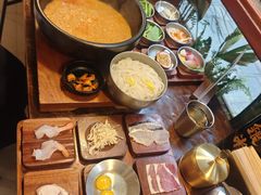 -银米·云南传统过桥米线(双廊黑金冠店)