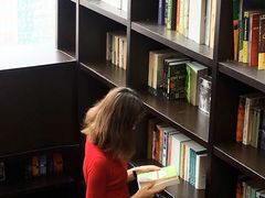 -钟书阁(松江泰晤士小镇店)