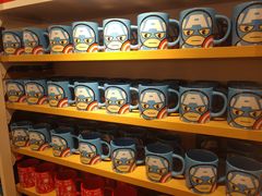 -名创优品(北京新中关购物中心地铁层店)