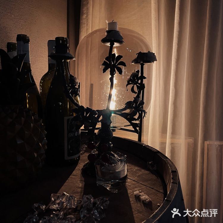 华侨城复古葡萄酒馆