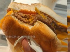 双层安格斯MAX厚牛芝士堡-麦当劳(杭州庆春路店)