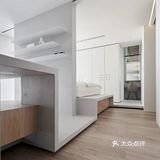 仅需要一间卧室，所以设计师在格局上做了很大改变