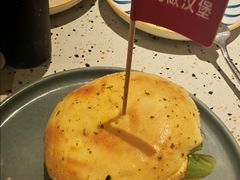 招牌秘制鸡腿堡-必胜客(王府井店)