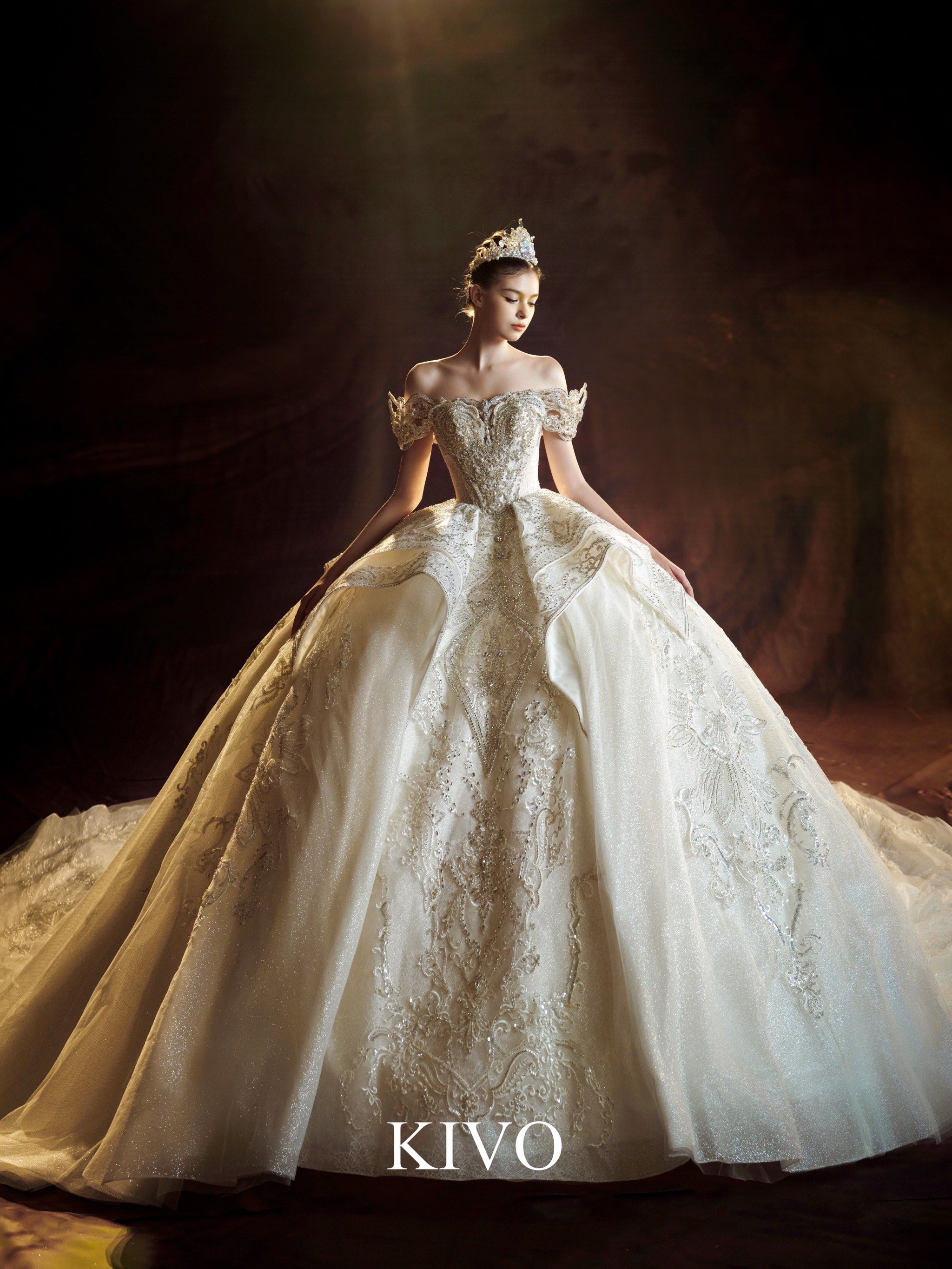 🪞美到可以珍藏在博物馆的皇室婚纱·瑞安