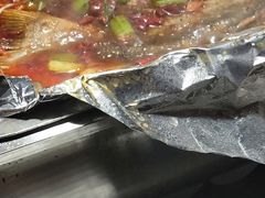 -愿者上钩·纸包鱼(翻身店)