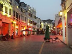 -万绿园
