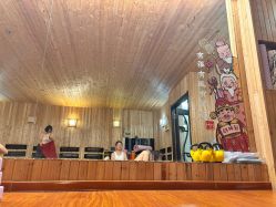 -威思丽高温瑜伽会馆