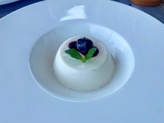 -MONICH牛排融合餐厅(和义大道购物中心店)