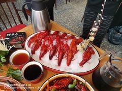 -虾弄弄海派小龙虾·牛羊蝎子火锅