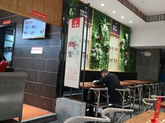 大堂-牛吃草牛肉面(翠柏路店)
