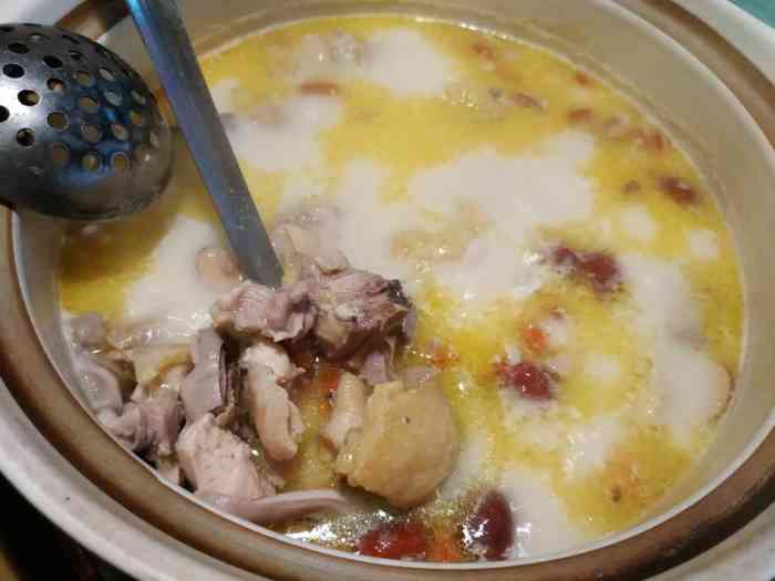 李记猪肚鸡(淡村店)-"中了霸王餐和朋友一起来吃,本来觉得分量应.