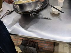 -粘豆包柴火铁锅炖