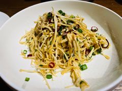 香葱拌笋衣-小大董·烤鸭(王府井apm店)