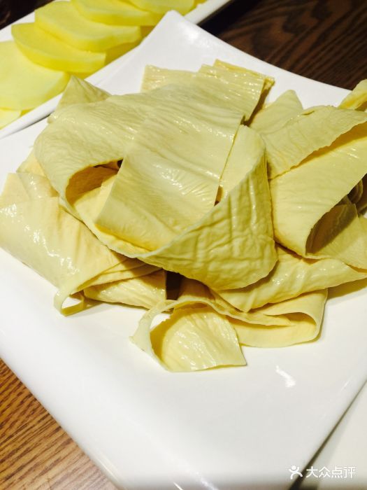 红珊瑚时尚火锅(南湖武昌府店)豆油皮图片 - 第1张