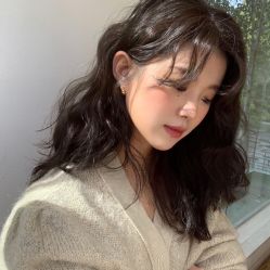 -HAIR CORNER