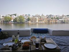 -Lake Shore Hotel & Restaurant