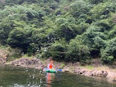 -安吉龙王山峡谷漂流