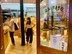 门面-天井·丑面包搭咖啡