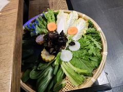 -尚尚仙·酸汤猪手·猪肚鸡火锅(华联万柳购物中心店)