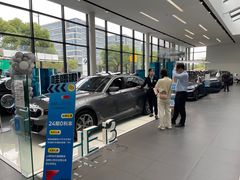 -上海宝信宝马4S店