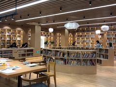 -漕河泾街道图书馆(漕河泾社区文化活动中心店)