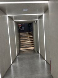 -变画·发型STUDIO