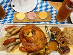 烤猪肘拼盘-普拉那啤酒坊Paulaner(凯宾斯基饭店)