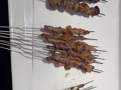 -三个大叔烤羊肉串·歌手驻唱·碳烤鲜肉(西三旗店)