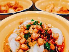 刮凉粉-东排食堂长沙小吃大排档(五一广场店)