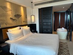 -三亚湾海居铂尔曼度假酒店