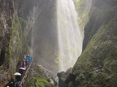 -龙水峡地缝景区
