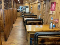 大堂-老东镇啤酒屋海鲜加工·蒸汽海鲜·海鲜烧烤(台东店)